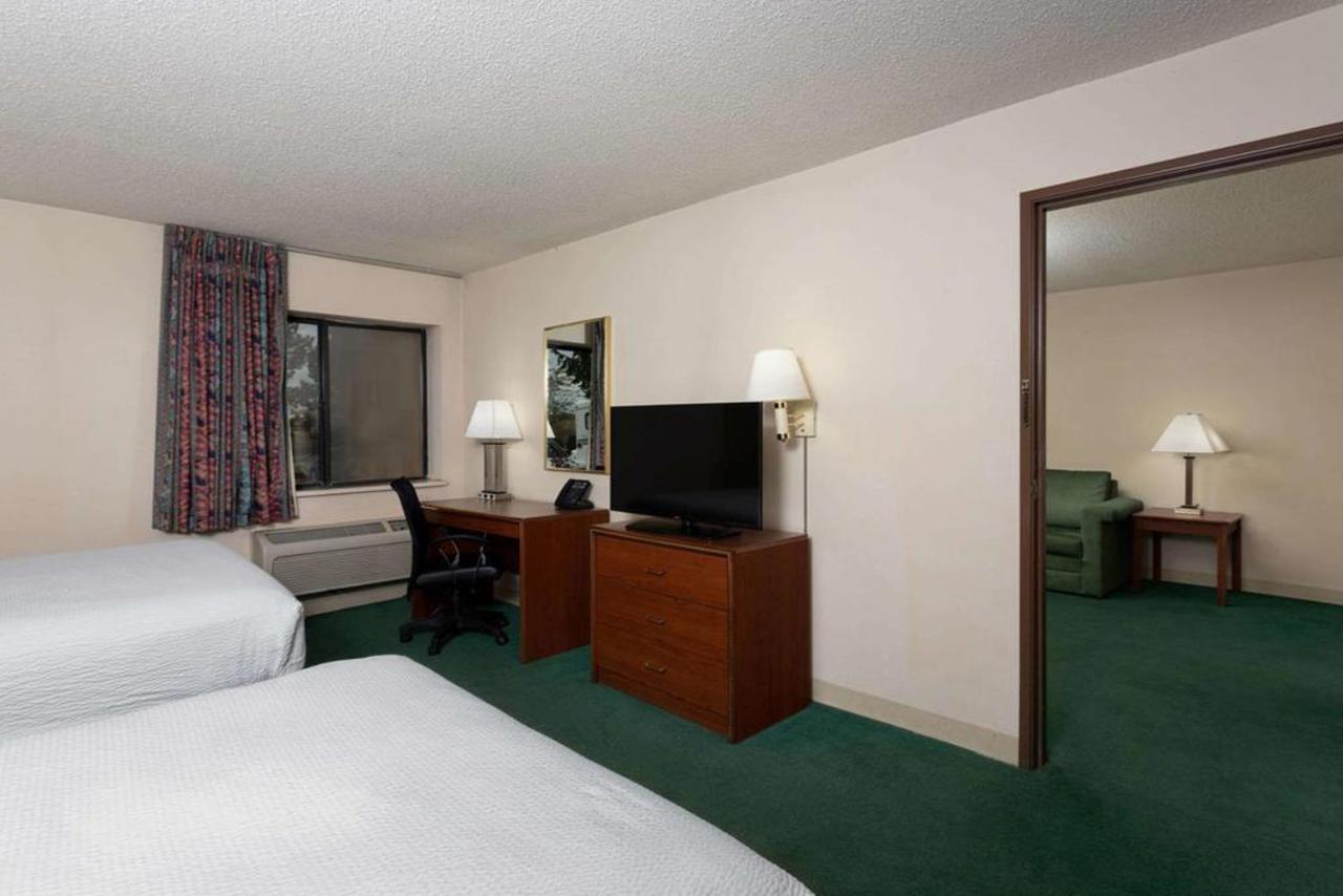 Norwood Inn & Suites Indianapolis East Post Drive المظهر الخارجي الصورة