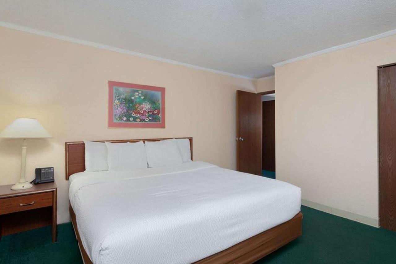 Norwood Inn & Suites Indianapolis East Post Drive المظهر الخارجي الصورة