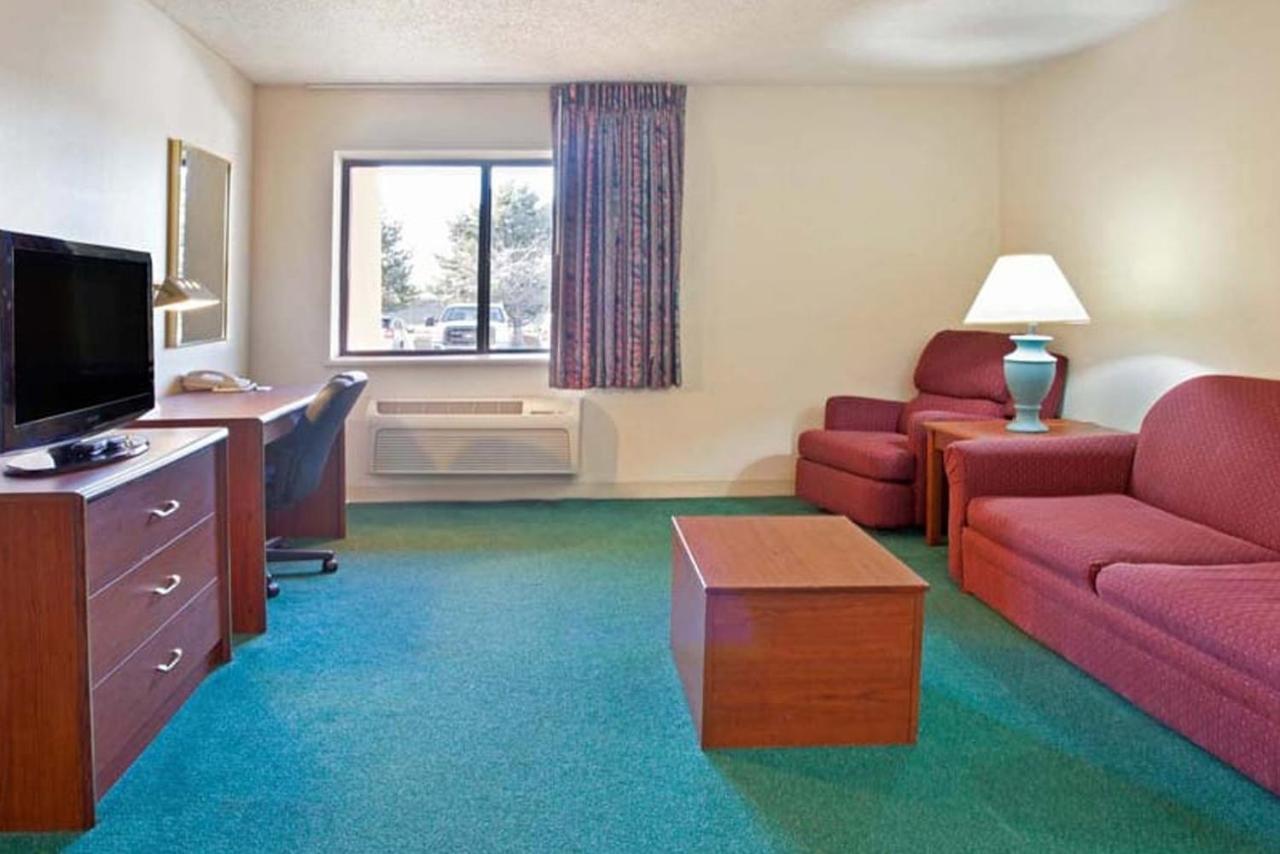 Norwood Inn & Suites Indianapolis East Post Drive المظهر الخارجي الصورة