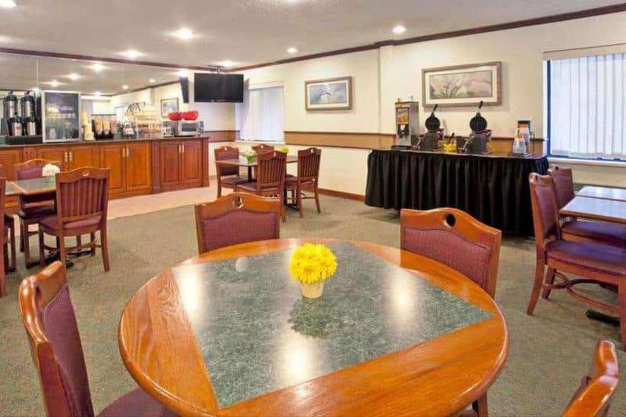 Norwood Inn & Suites Indianapolis East Post Drive المظهر الخارجي الصورة