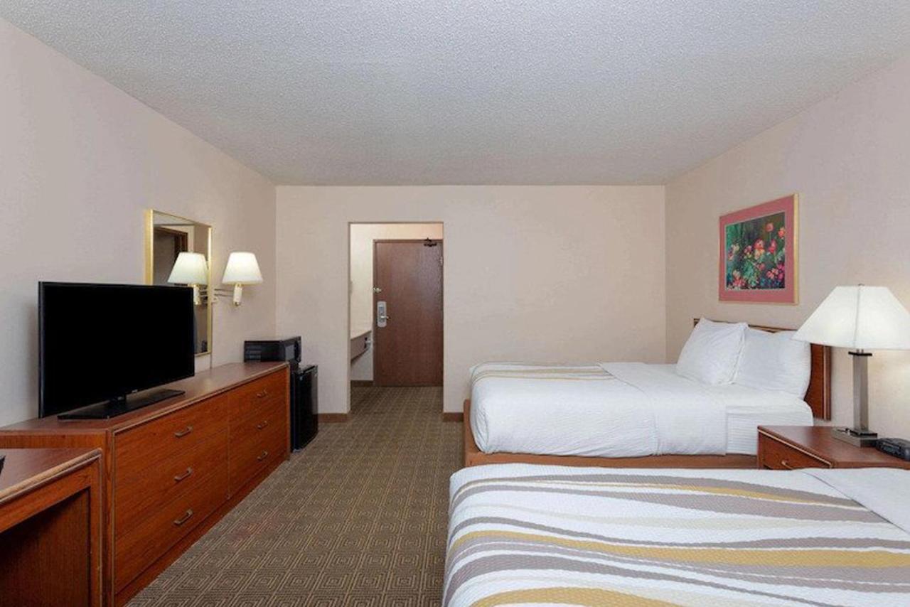 Norwood Inn & Suites Indianapolis East Post Drive المظهر الخارجي الصورة