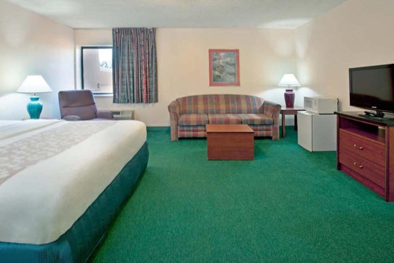 Norwood Inn & Suites Indianapolis East Post Drive المظهر الخارجي الصورة