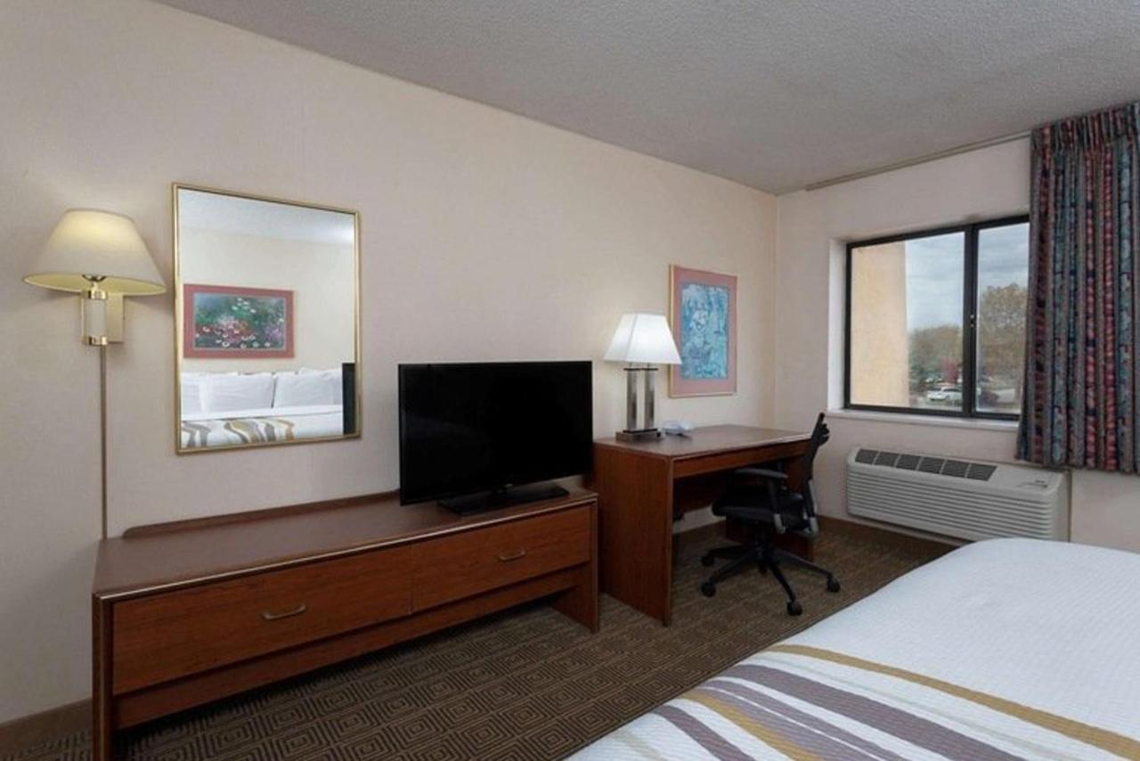 Norwood Inn & Suites Indianapolis East Post Drive المظهر الخارجي الصورة