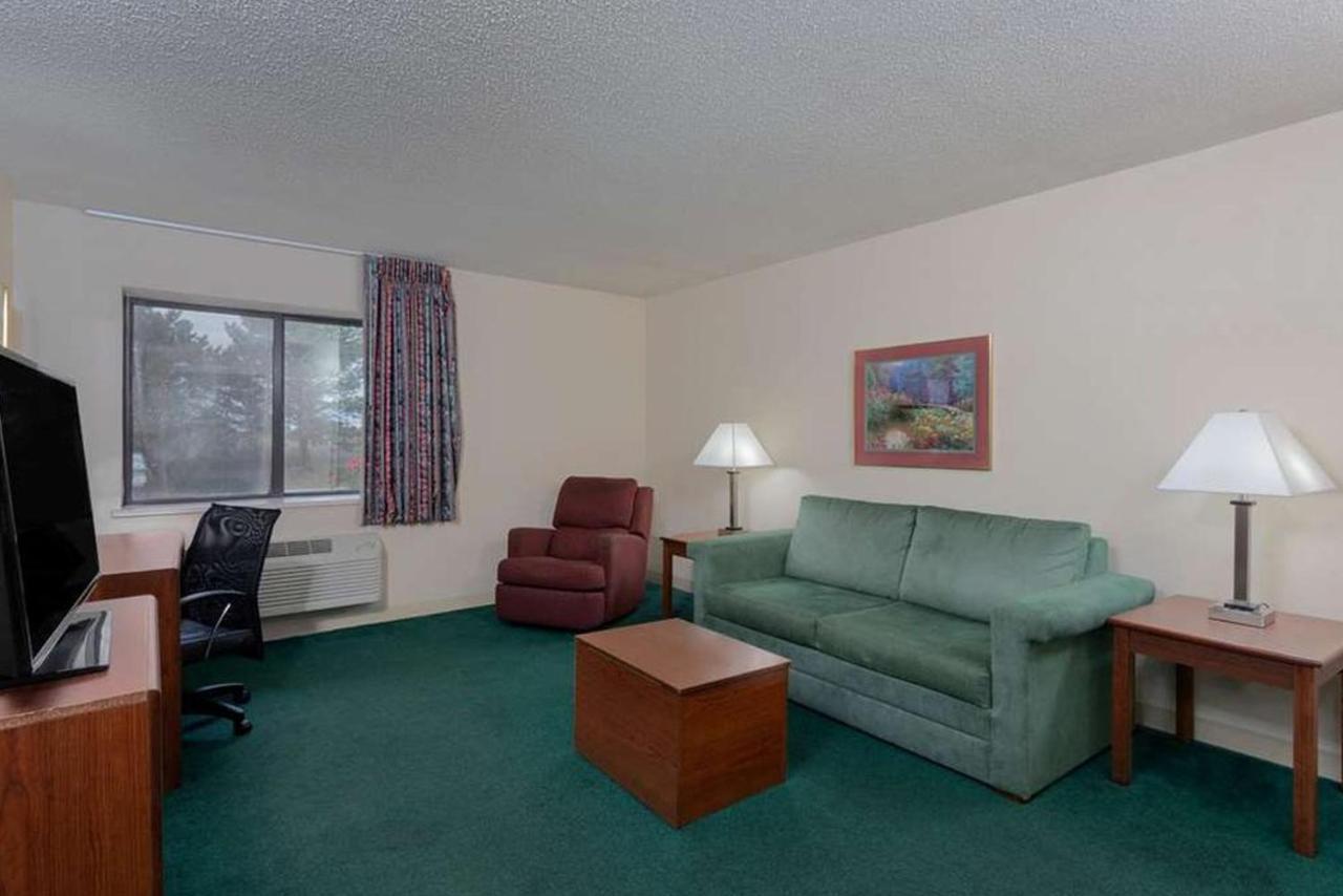 Norwood Inn & Suites Indianapolis East Post Drive المظهر الخارجي الصورة