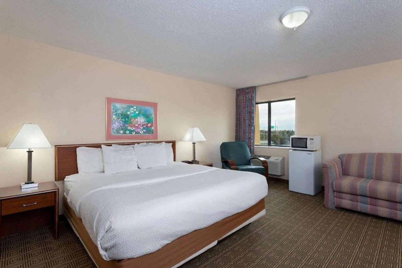 Norwood Inn & Suites Indianapolis East Post Drive المظهر الخارجي الصورة